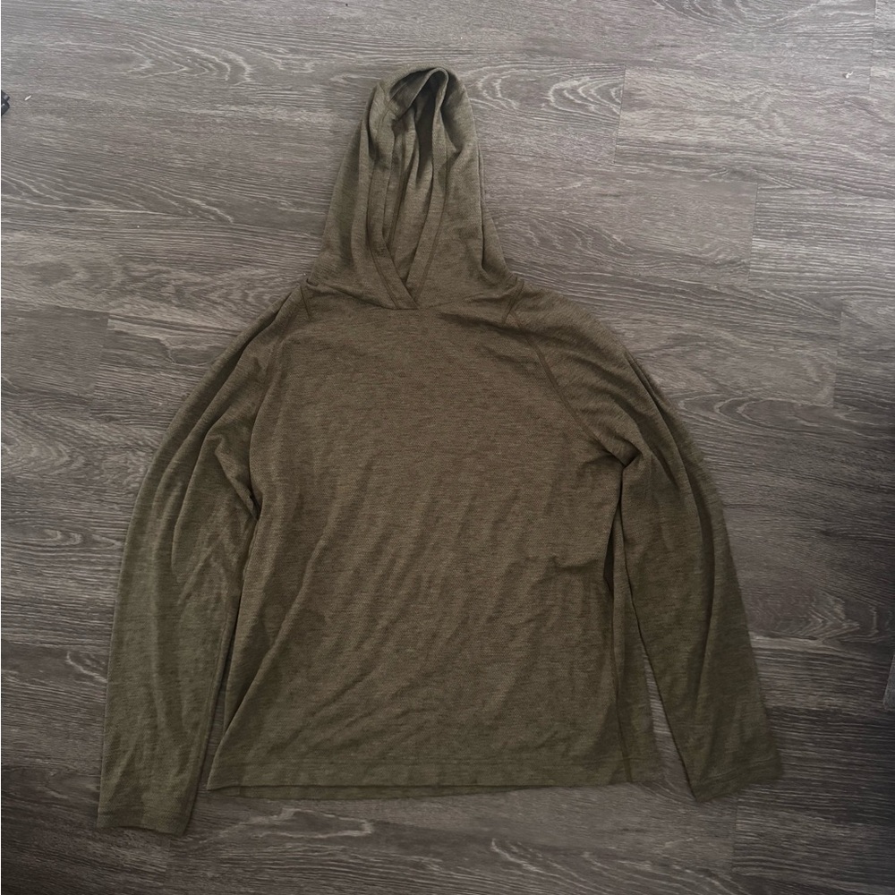 Lululemon Men’s hooded longsleeve XL Olive green